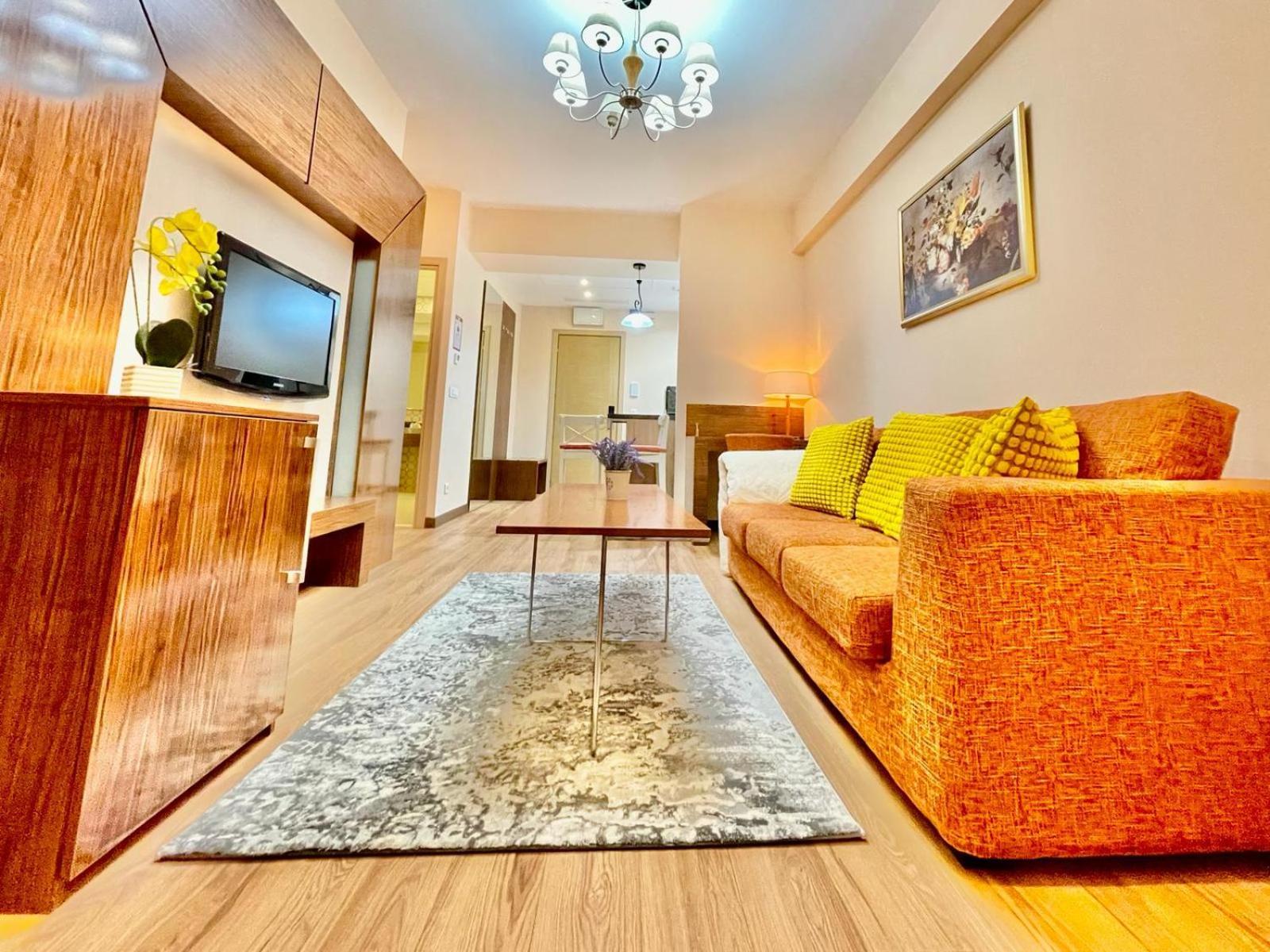 Royal Studio Apartment With A Perfect View - Yamaluxe Bucureşti Ngoại thất bức ảnh