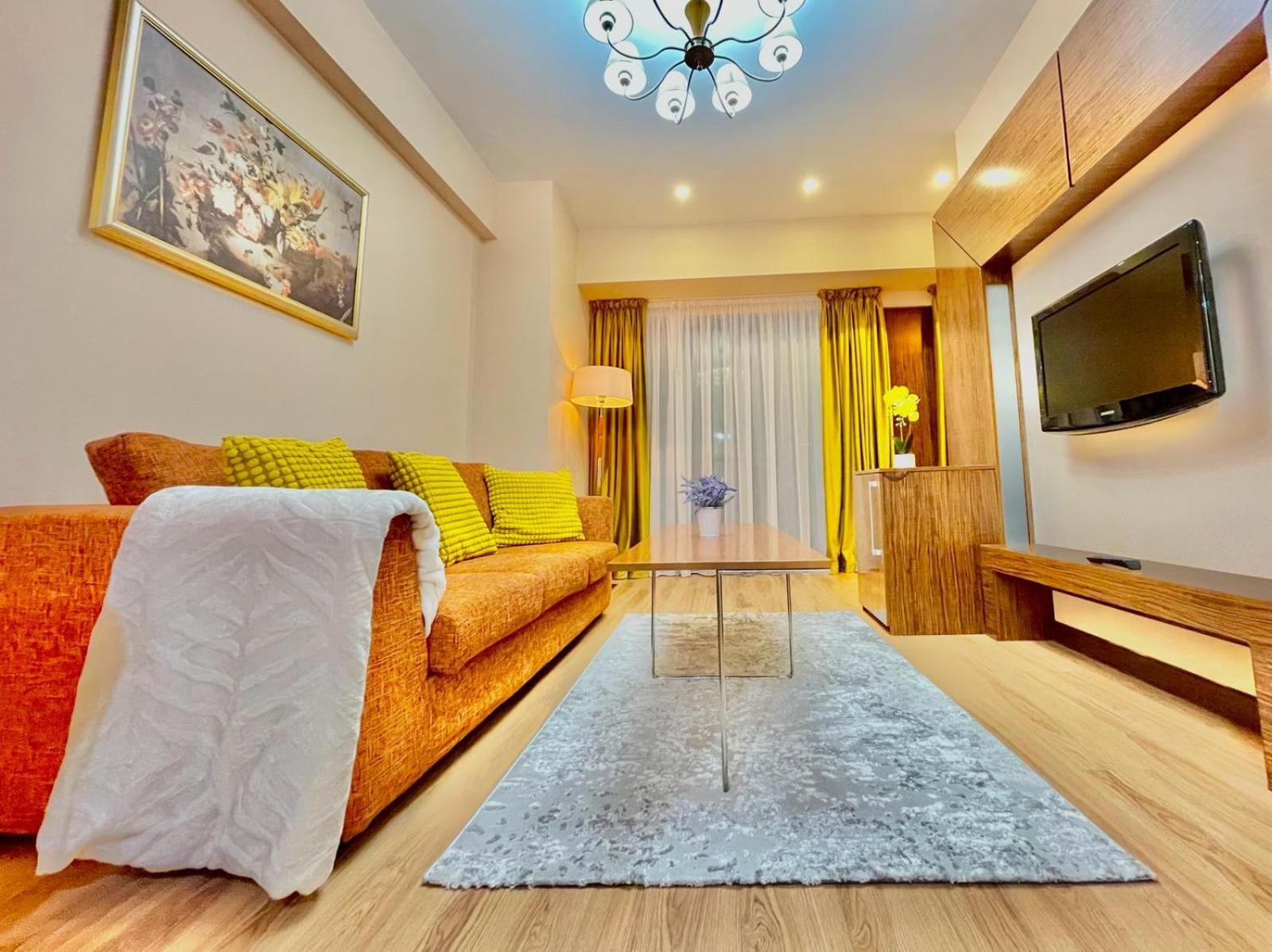 Royal Studio Apartment With A Perfect View - Yamaluxe Bucureşti Ngoại thất bức ảnh