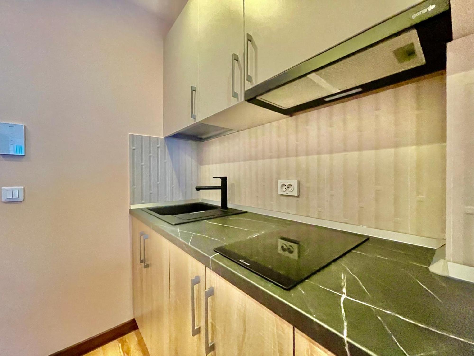 Royal Studio Apartment With A Perfect View - Yamaluxe Bucureşti Ngoại thất bức ảnh